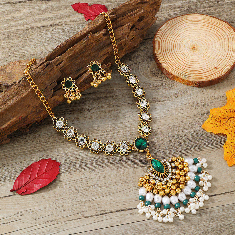 Collar y Pendientes de Tassel con Perlas y Cristales