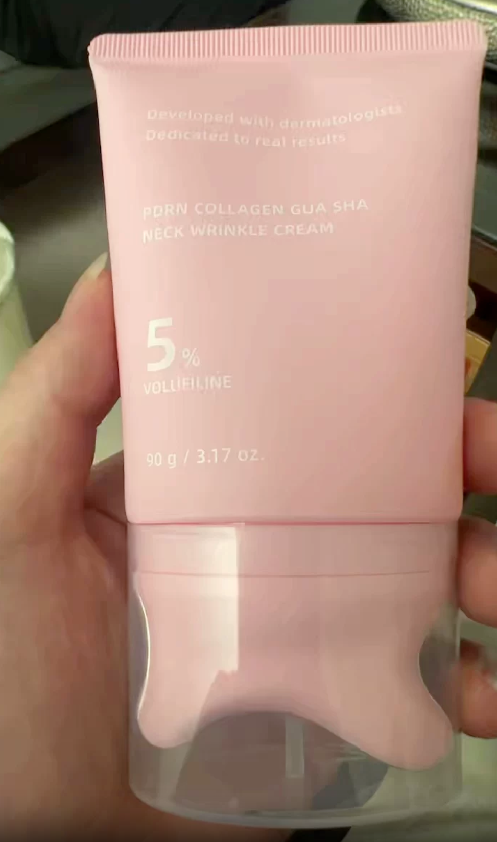 Crema reafirmante de cuello con gua sha
