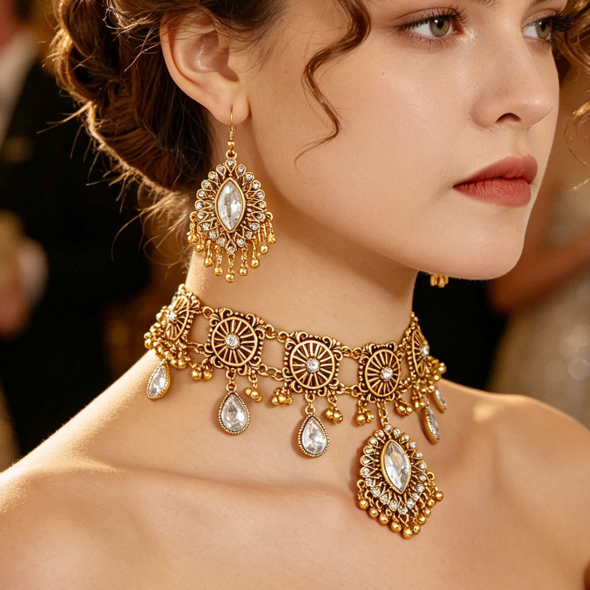 Collar y aretes bohemios con flecos de cuentas